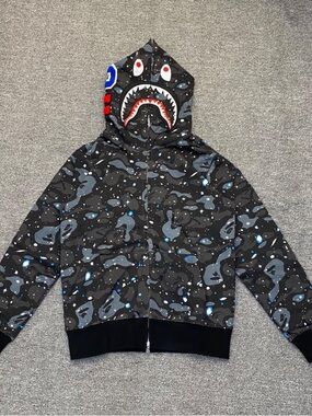 Brand new Bape Space Camo Shark WGM Black Hoodie size Medium